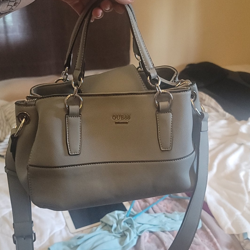 Super cute guess purse